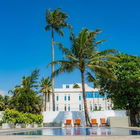 ברוואלה Manara Beach Resort מראה חיצוני תמונה