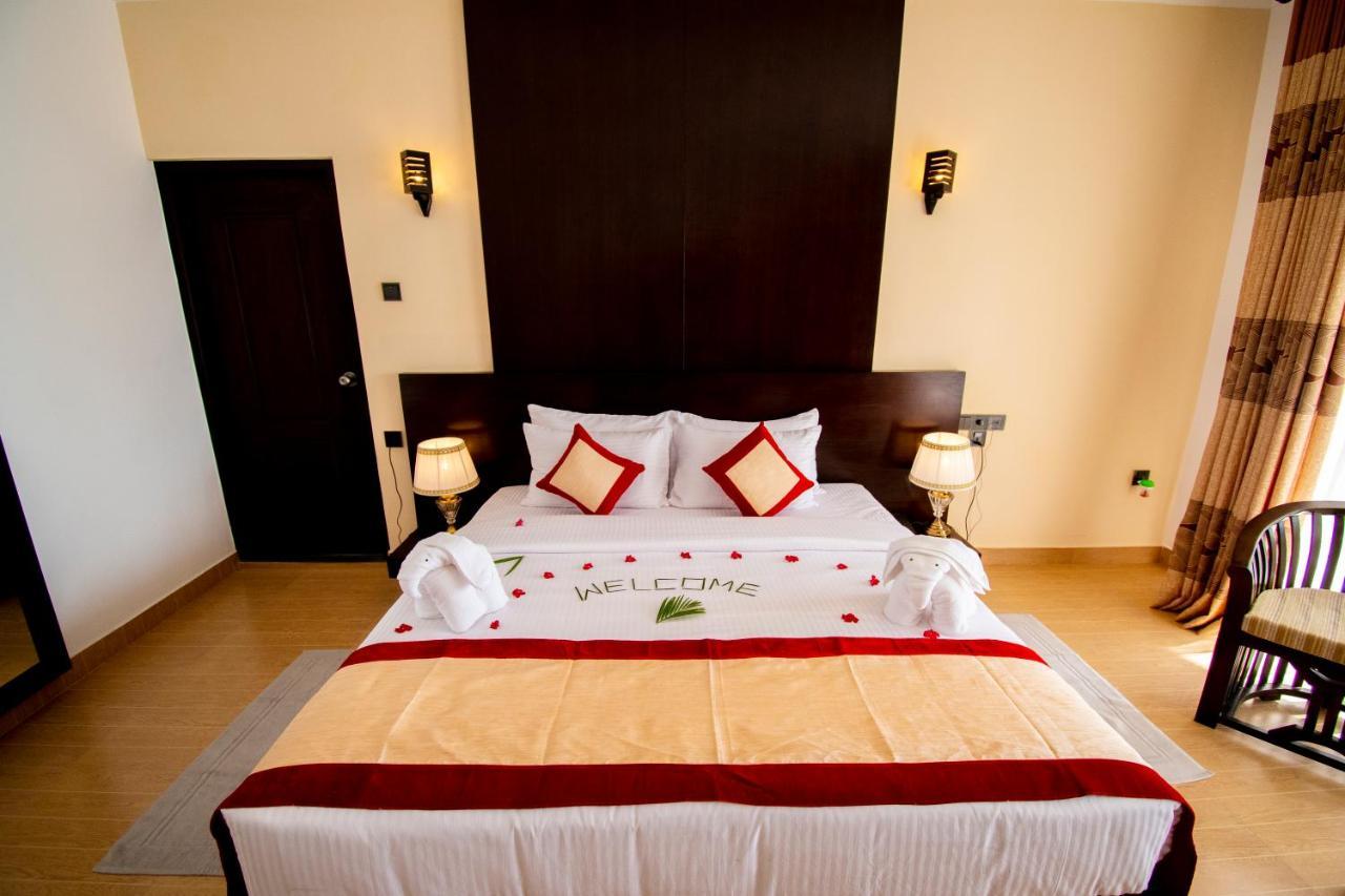 ברוואלה Manara Beach Resort מראה חיצוני תמונה