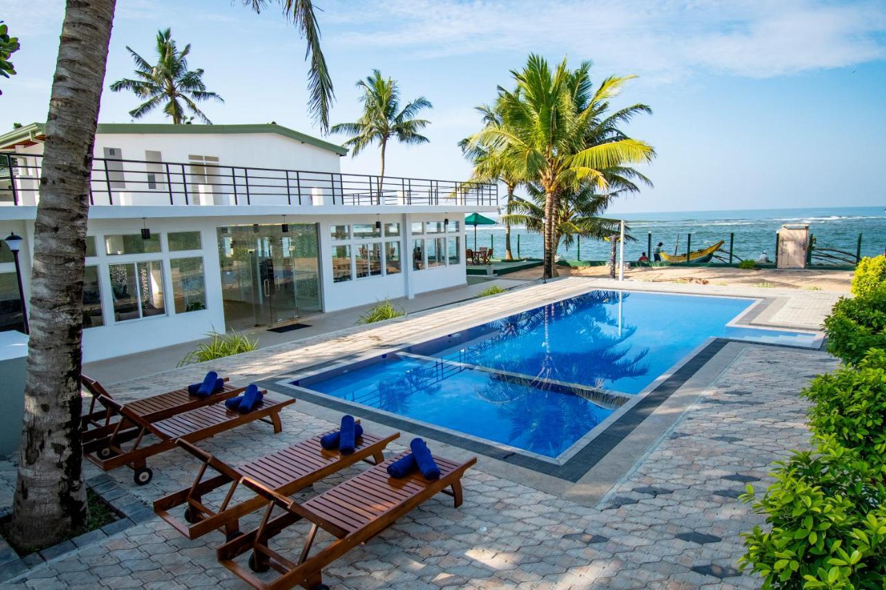ברוואלה Manara Beach Resort מראה חיצוני תמונה
