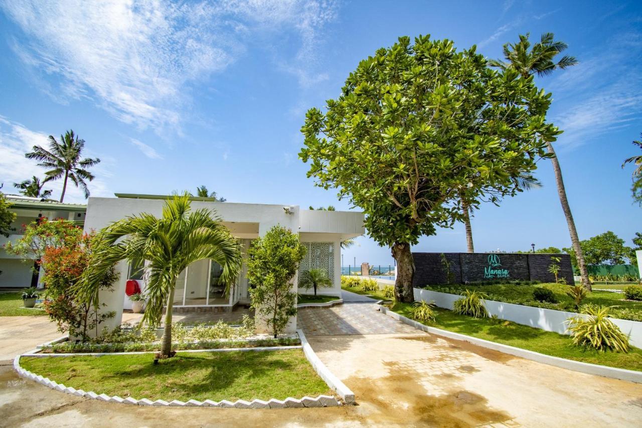 ברוואלה Manara Beach Resort מראה חיצוני תמונה