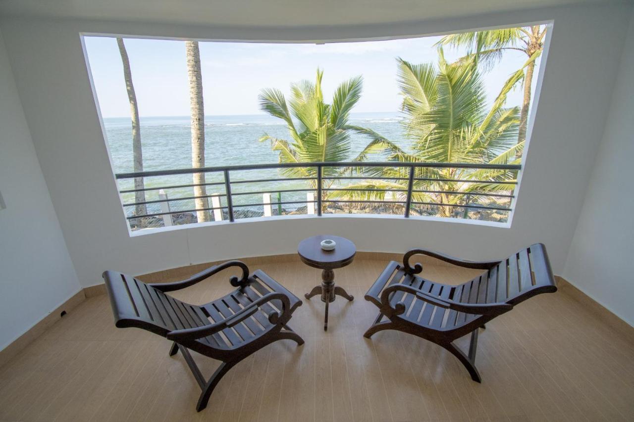 ברוואלה Manara Beach Resort מראה חיצוני תמונה