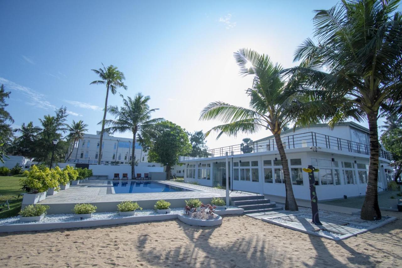 ברוואלה Manara Beach Resort מראה חיצוני תמונה