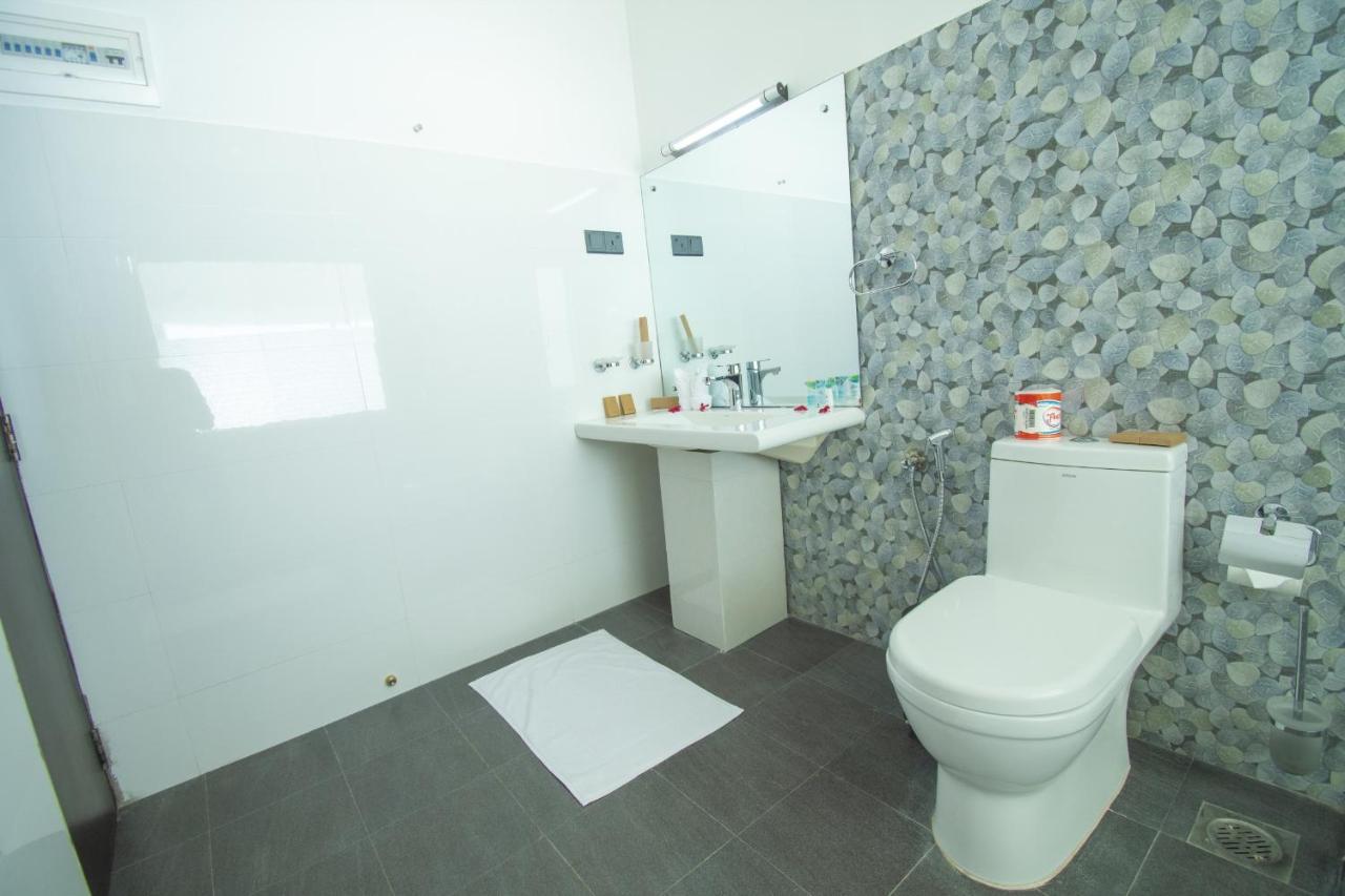 ברוואלה Manara Beach Resort מראה חיצוני תמונה