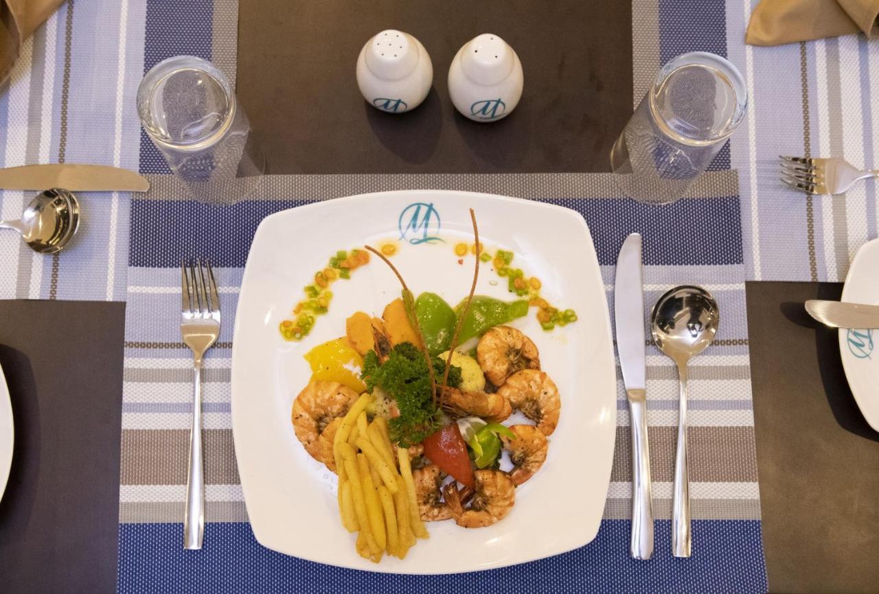 ברוואלה Manara Beach Resort מראה חיצוני תמונה
