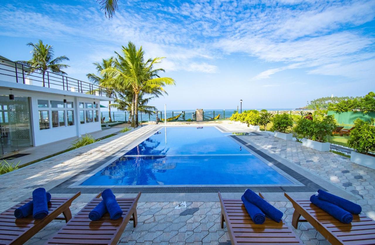 ברוואלה Manara Beach Resort מראה חיצוני תמונה