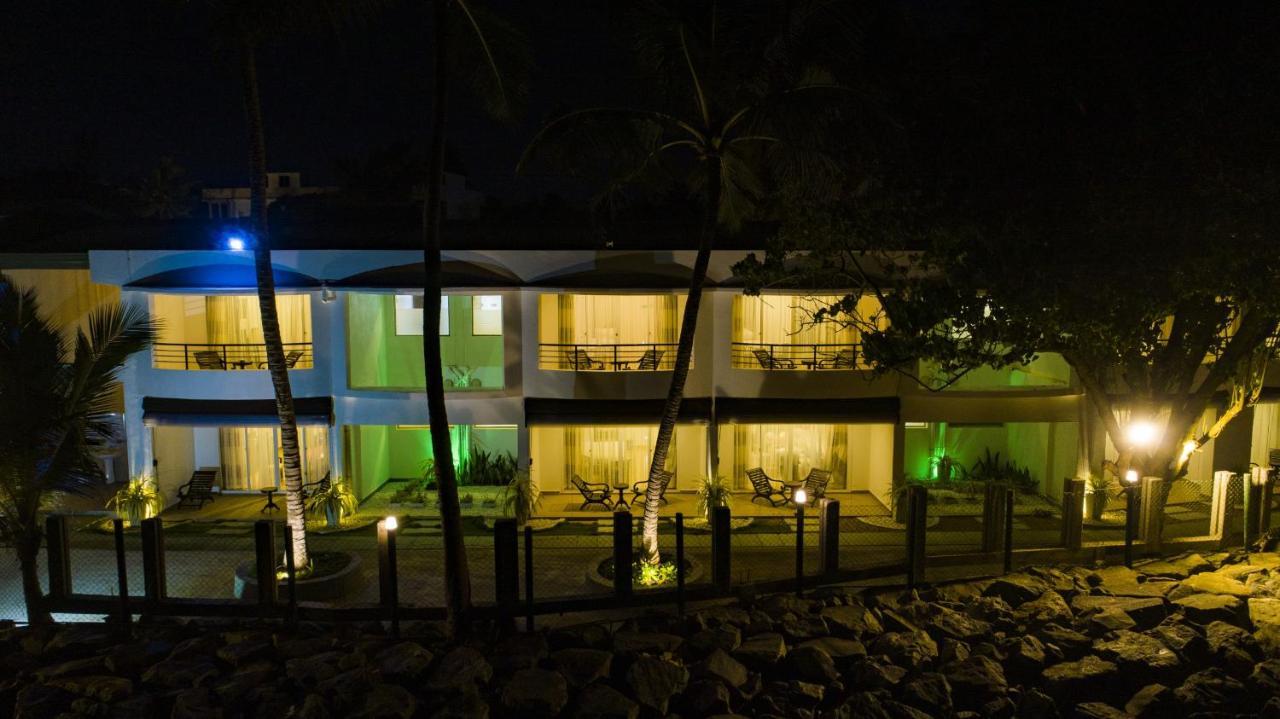 ברוואלה Manara Beach Resort מראה חיצוני תמונה
