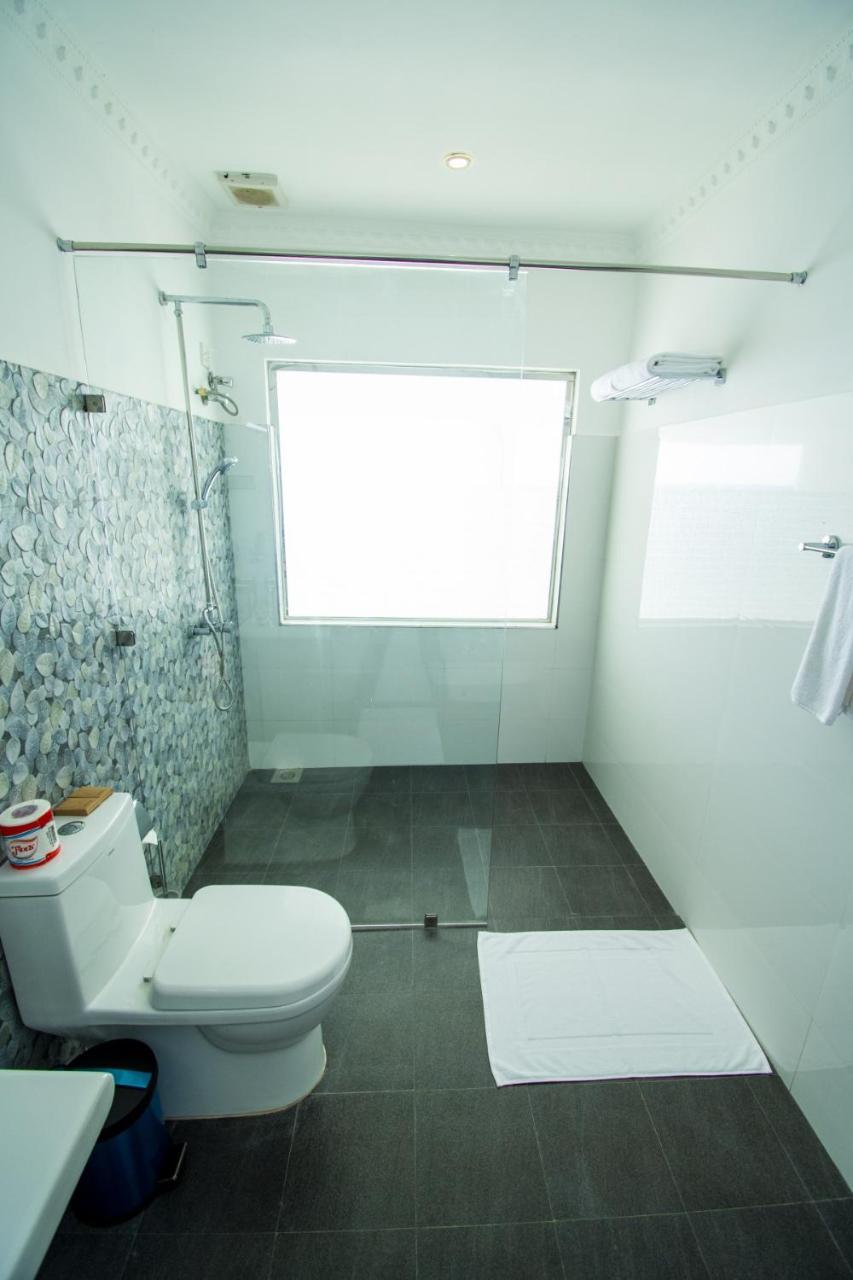 ברוואלה Manara Beach Resort מראה חיצוני תמונה