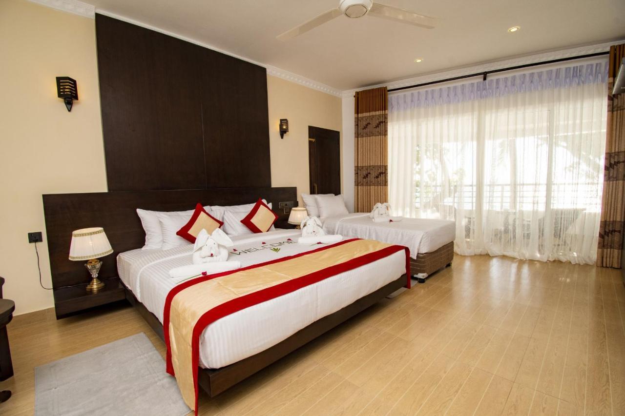 ברוואלה Manara Beach Resort מראה חיצוני תמונה